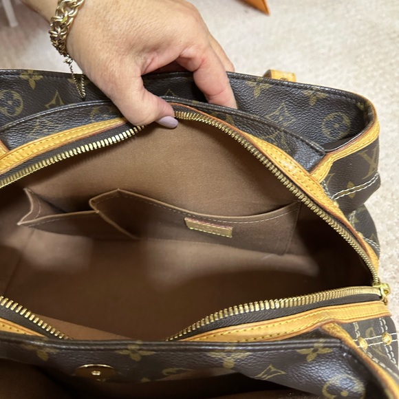 Louis Vuitton Limited Edition Monogram Canvas Riveting Bag - Picture 4 of 16